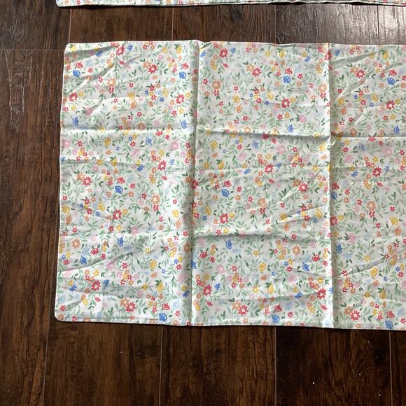 Fruit of the Loom Muslin Pillowcases - Picture 2 of 5